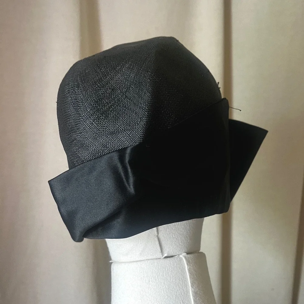 Vintage 1920s 1930s Lasdon New York Black Cloche Hat Satin Trim Art Deco‎ Small